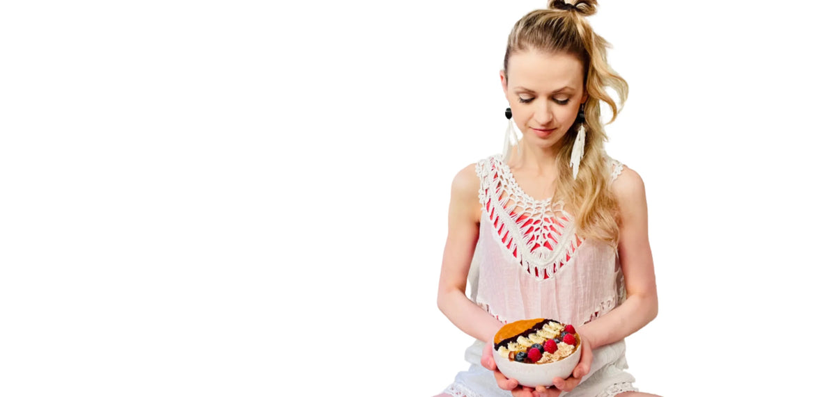 Lena Neureuther mit einer Frucht-Bowl